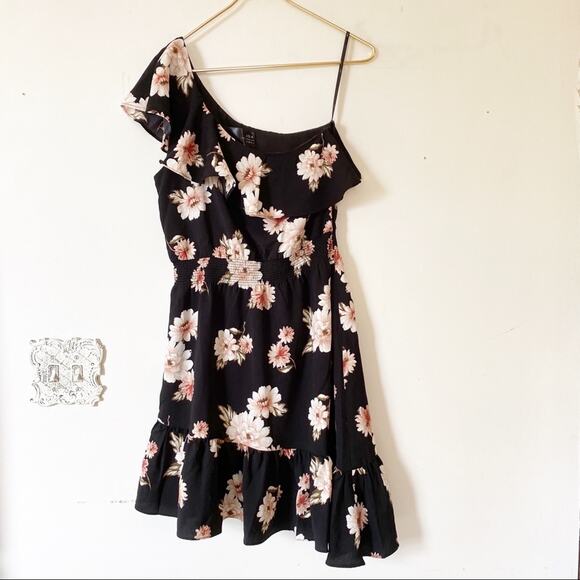 J.O.A. Black and Pink Floral One Shoulder Ruffle Dress S - Picture 4 of 12